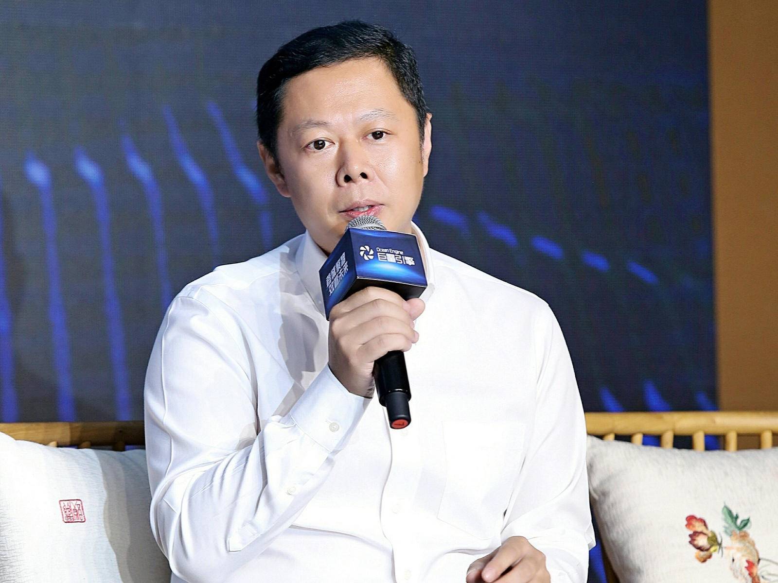 金新▲华人运通公关副总裁 果铁夫▲汽车头条总经理 袁涛与会嘉宾对