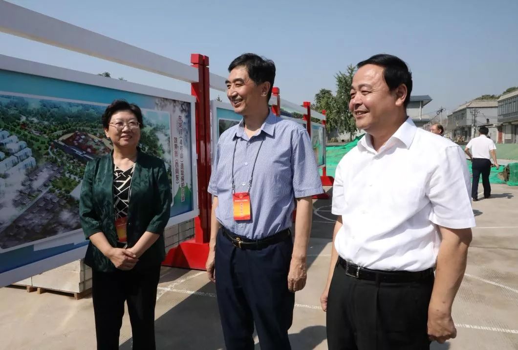 市人大常委会领导集体视察第四届省旅发大会筹备工作