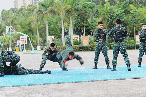 在闲鱼搜「开学」,狠货晃瞎我的眼_军训