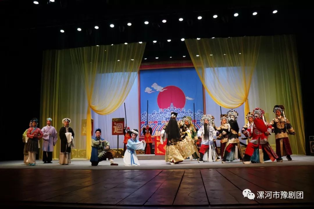 边关紧急,大宋奸臣欧阳方撺掇赵匡胤御驾亲征,不幸被身困河东,呼延寿