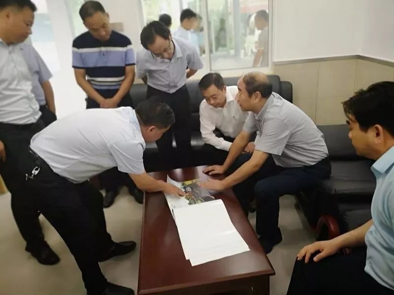 谢红心督查江心乡人居环境整治工作