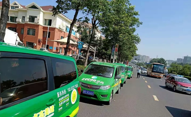 "外表憨厚,不善言谈,这应该是大多数人对我的第一印象,最初做美缝的