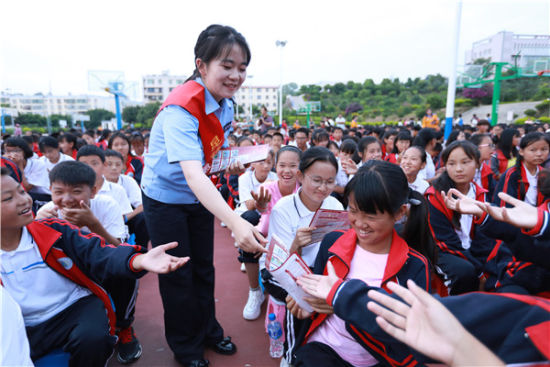 3日,昆明铁路警方联合昆明局集团公司,永仁县委政法委护路办等部门