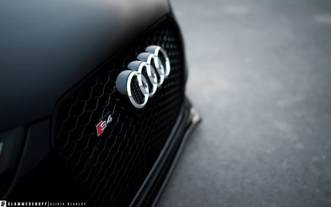 被 led 风格大灯吸引进而购买奥迪 s4 改装成黑武士