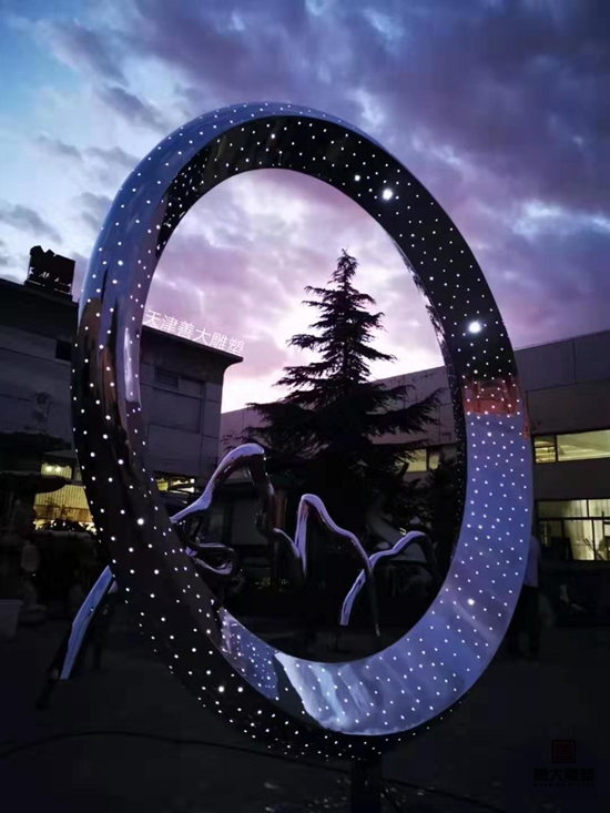 天津善大雕塑公司精品镜面不锈钢雕塑欣赏