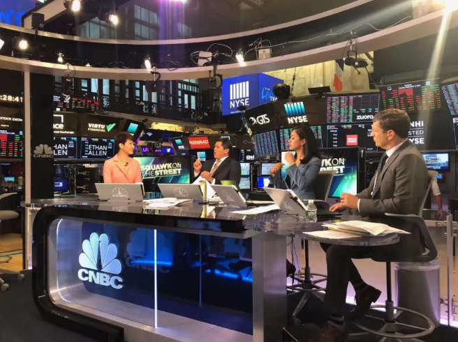 cnbc是美国财经报道领域最具影响力和公信力的媒体之一,"华尔街直播室