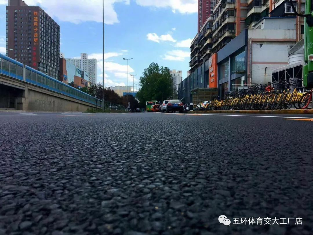 我们的坐标地址:金花南路与咸宁路十字向南100米路西五环outlets交大