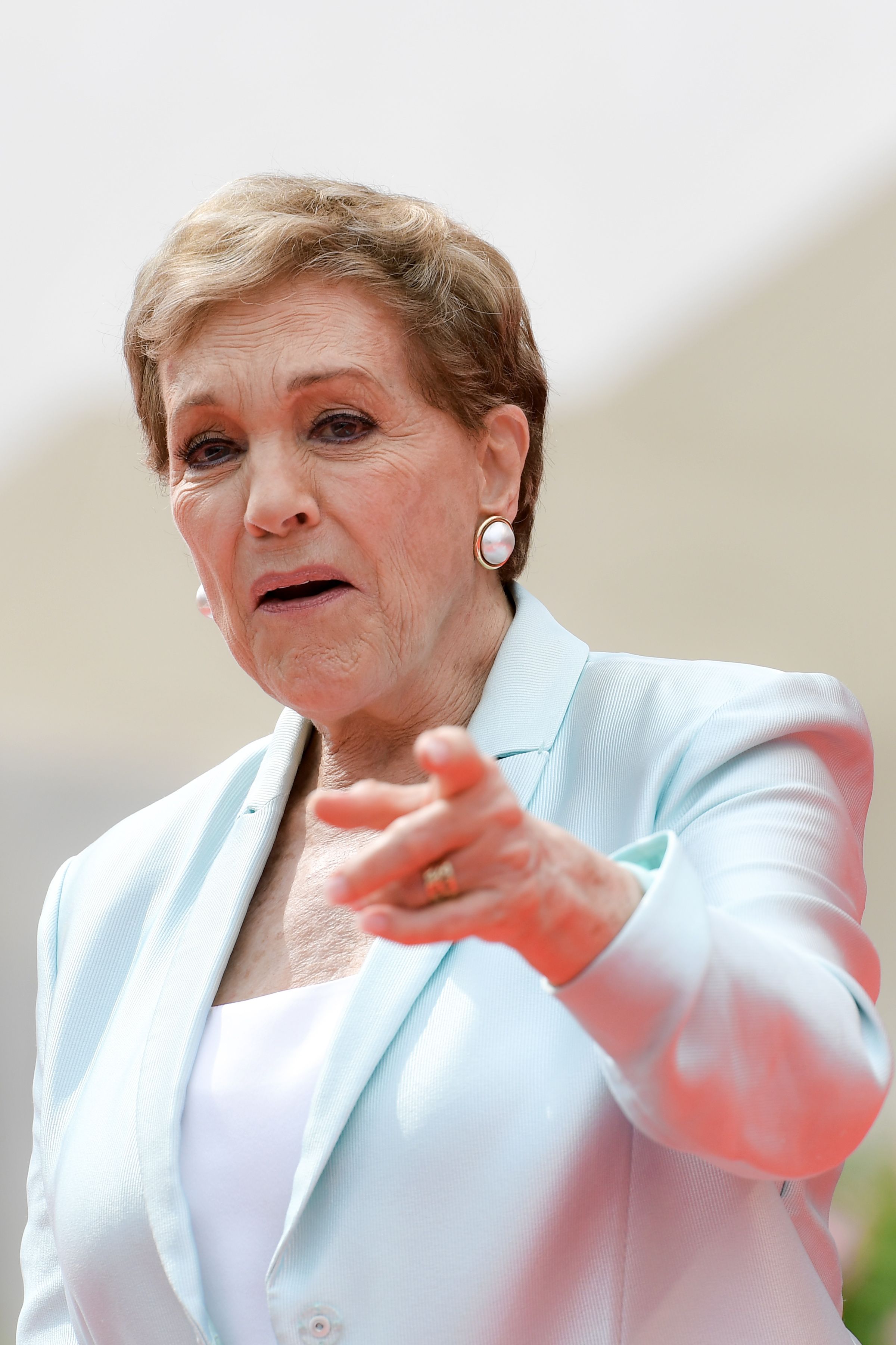 英国演员朱莉安德鲁斯获威尼斯电影节终身成就金狮奖