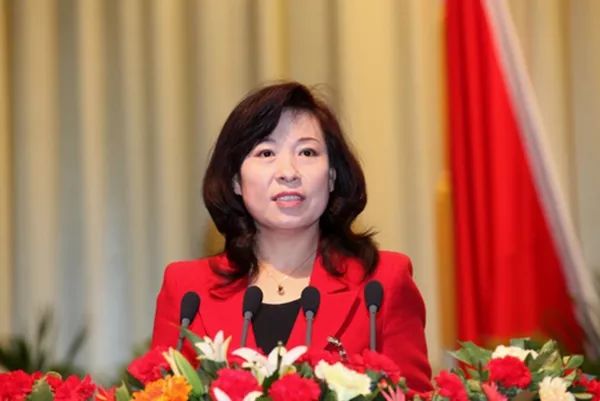 呼和浩特首迎女市委书记 这位经济学博士让人期待