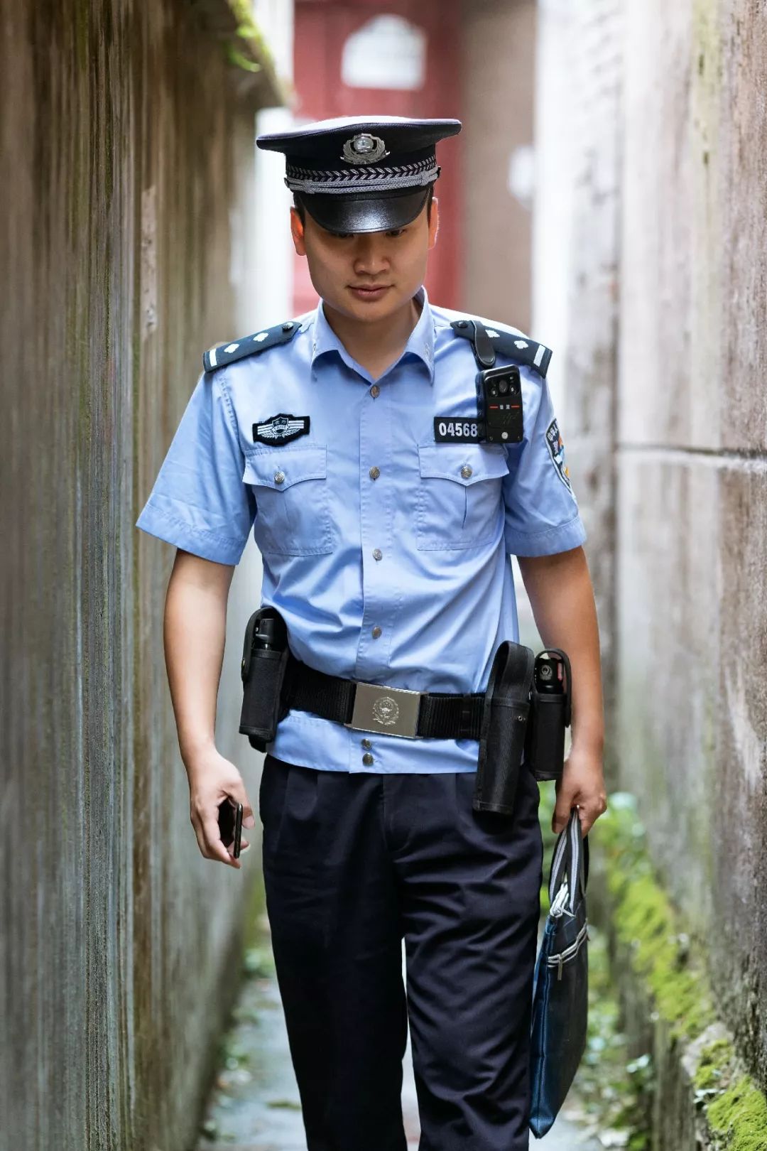胡鹏,2013年11月参加公安工作,二级警司,从警以来一直在安顺市公安局