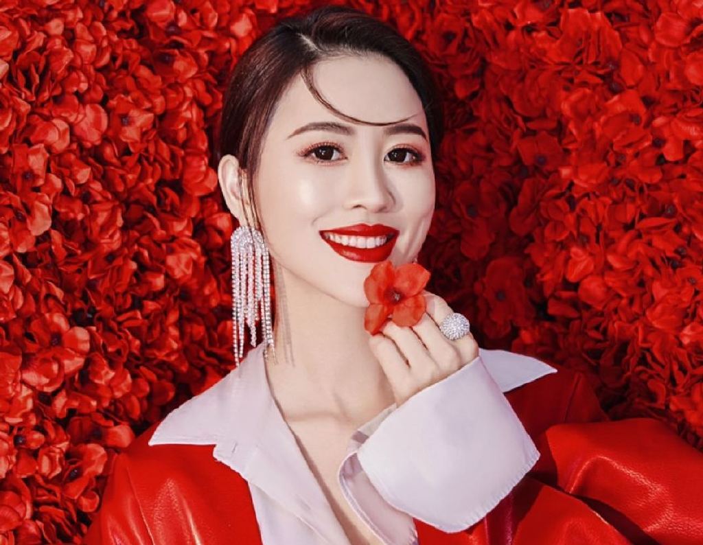 十年淘女郎烈儿宝贝平面模特如何转型成为热门网红主播