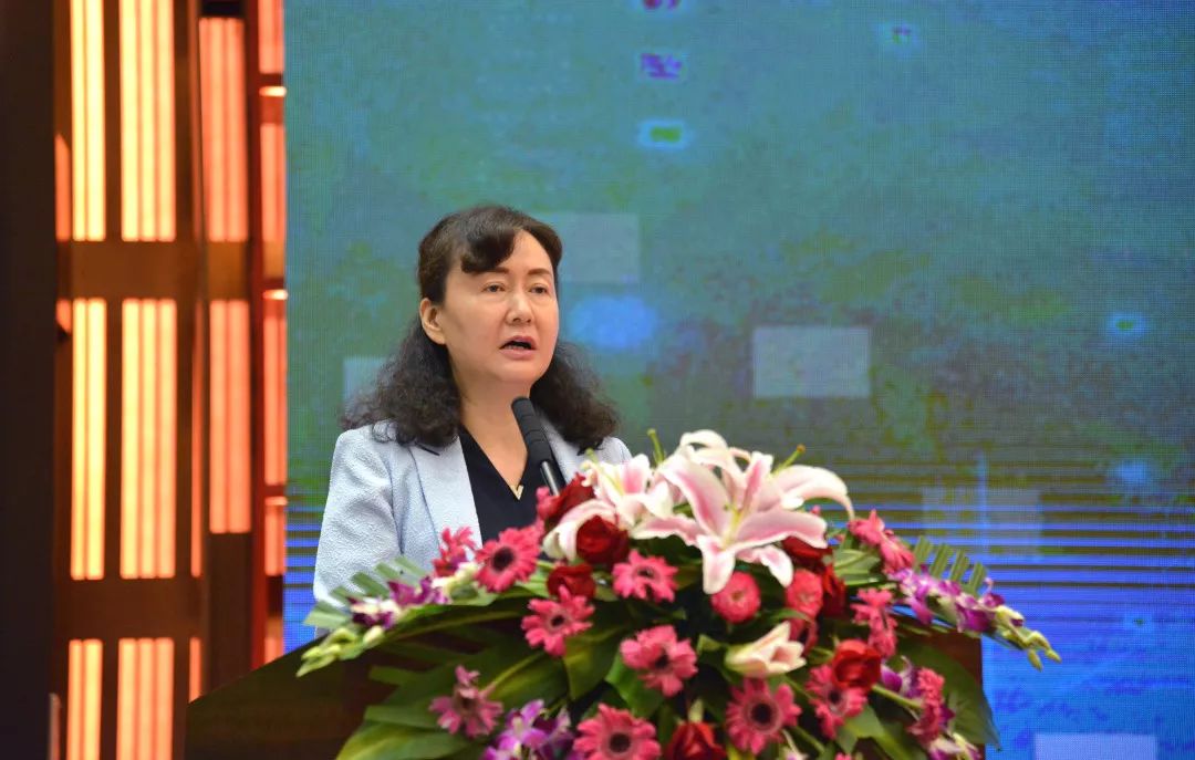 浙江省通信管理局副局长董艳,台州副市长蒋冰风,椒江区委书记陈挺晨