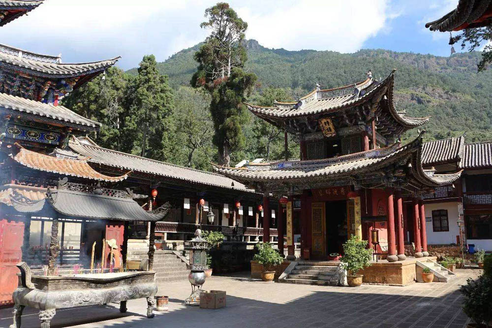 风花雪月的大理除了苍山还有一座华夏第一佛山秀奇甲天下