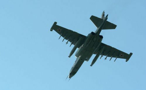 据俄罗斯卫星网报道,据俄罗斯国防部消息,一架苏-25ub攻击机3日在俄