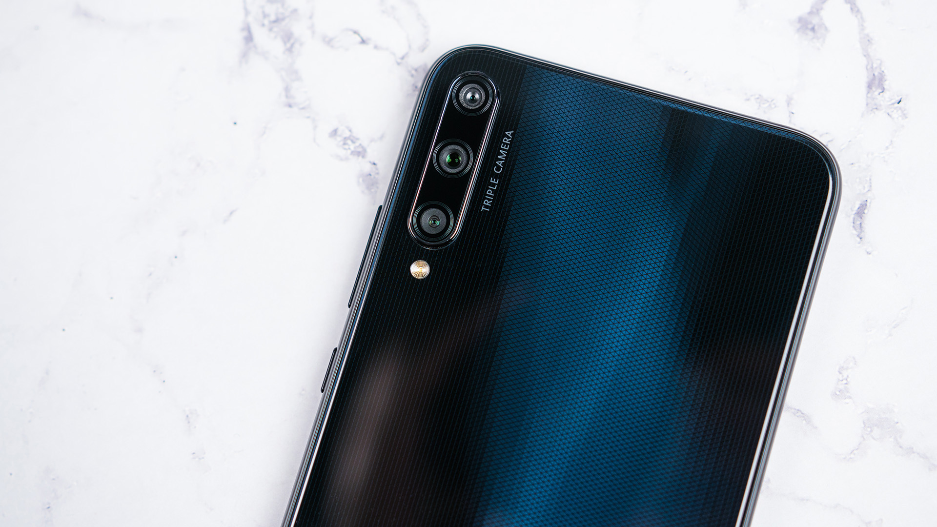 麒麟710f魅眼屏4800万三摄千元售价荣耀play3图赏