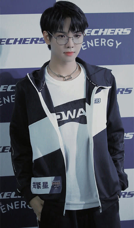 宋继扬携姑苏小双壁现身,同是运动装造型,为什么你们如此优越?