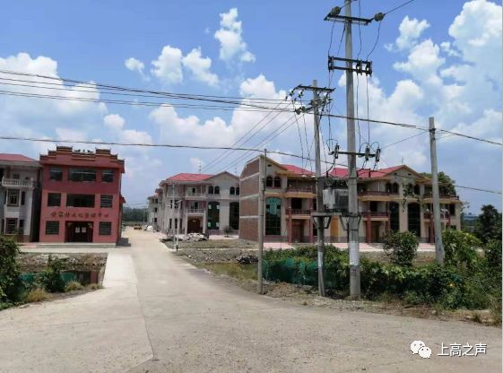 为了让村民住上好房子,新界埠镇将宅基地制度改革与新农村建设,新型