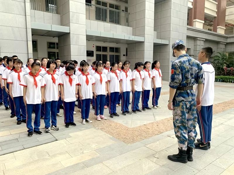 忆苦思甜军纪永驻心间记厦门一中海沧校区初二年段军训活动