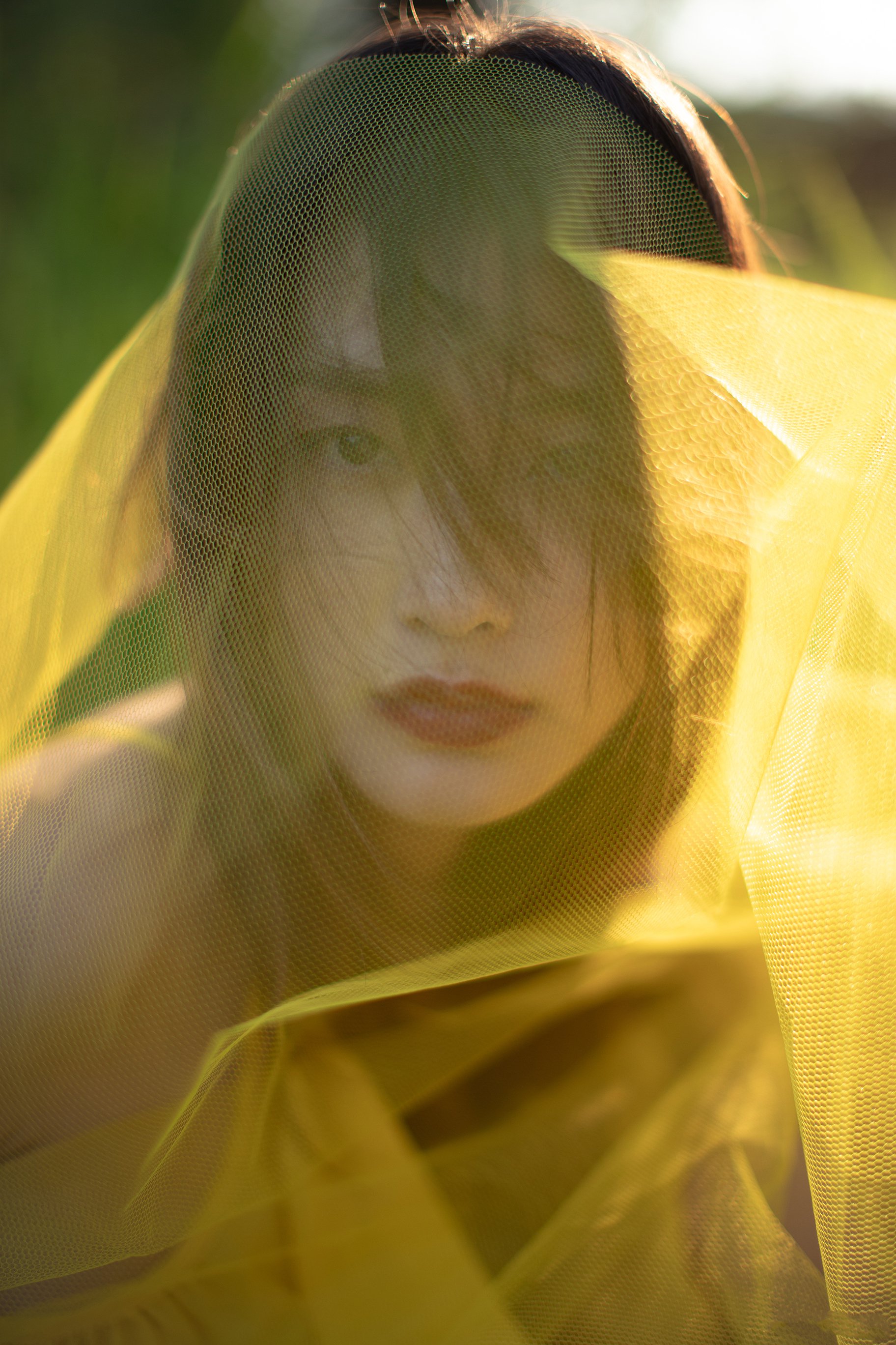 超模付欢欢演绎山沐载时尚大片,生如夏花之绚烂