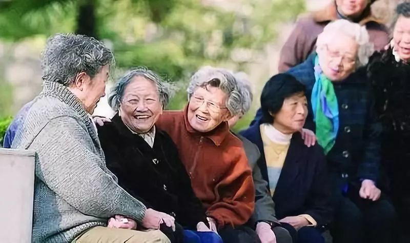 孟子"乡里同井,出入相友,守望相助,疾病相扶持,则百姓亲睦"一语深刻