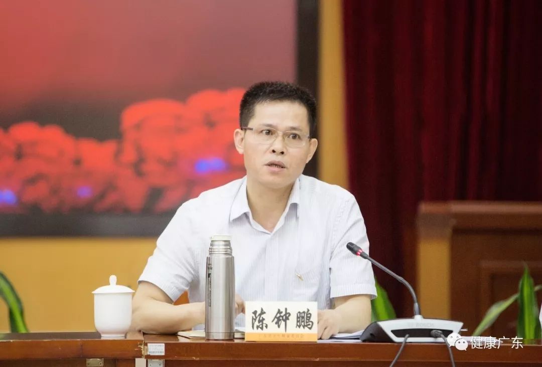 ▌省卫生健康委党组成员,省纪委监委驻委纪检监察组组长陈钟鹏发言