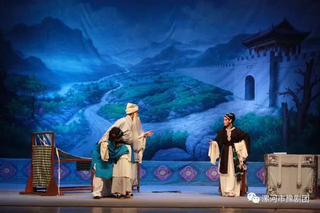 边关紧急,大宋奸臣欧阳方撺掇赵匡胤御驾亲征,不幸被身困河东,呼延寿