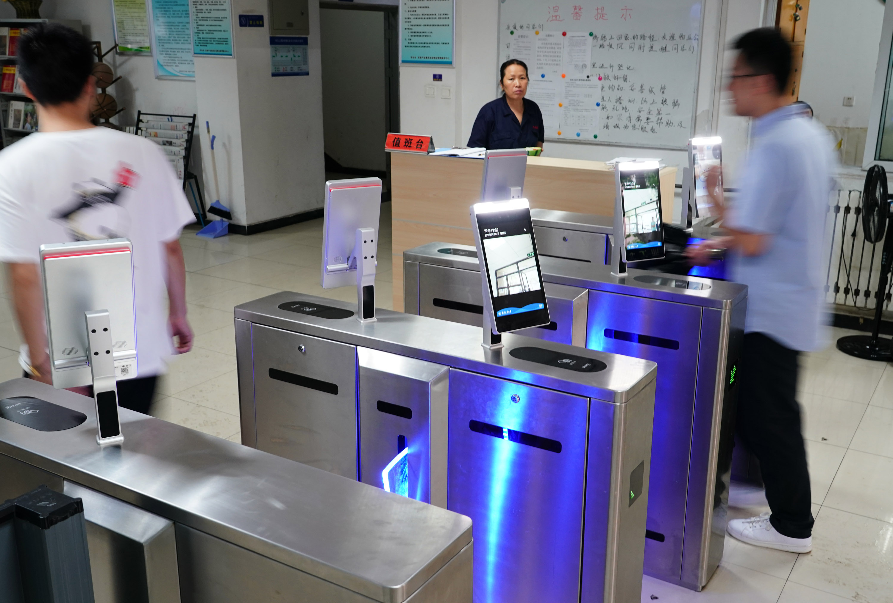 人脸识别通行校园