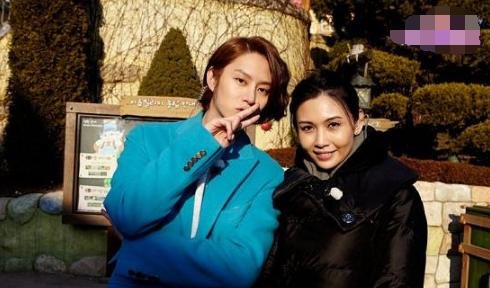 金希澈收藏itzy小卡身在sm心在jyp李秀满只要希澈不犯法