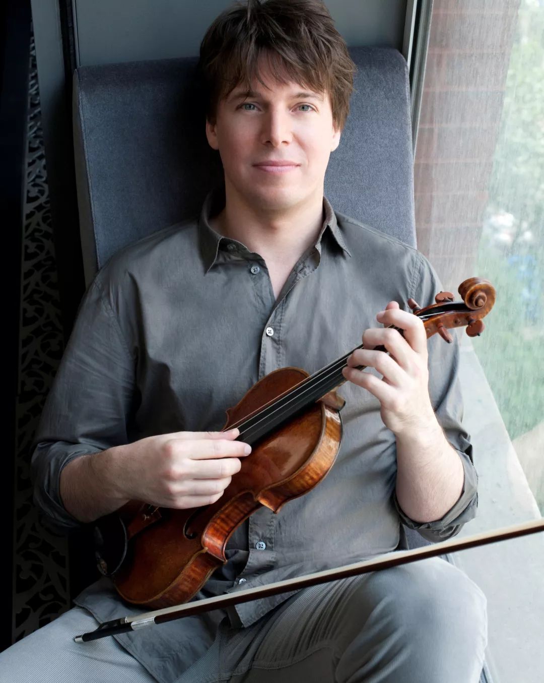 joshuabell地铁演奏图片