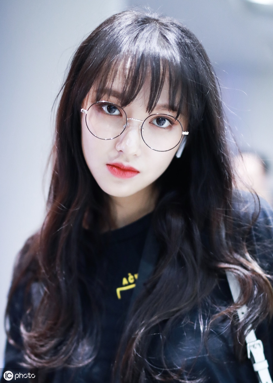 程潇机场美照深情凝视好特别