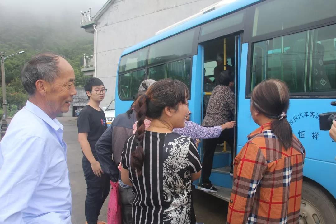 一线信访县委常委大接访桐庐这个村的380位村民有了专属公交车