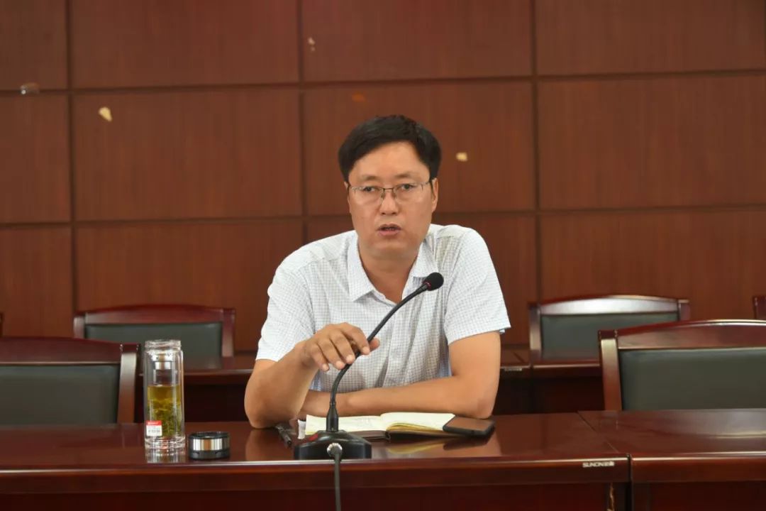 长山镇召开九月份主题党日暨民主议政日活动安排部署会67