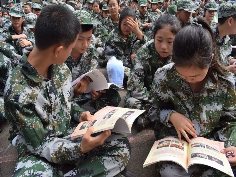 消防知识进军训系列报道四浦北消防走进浦北中学初中部为2100余名师生