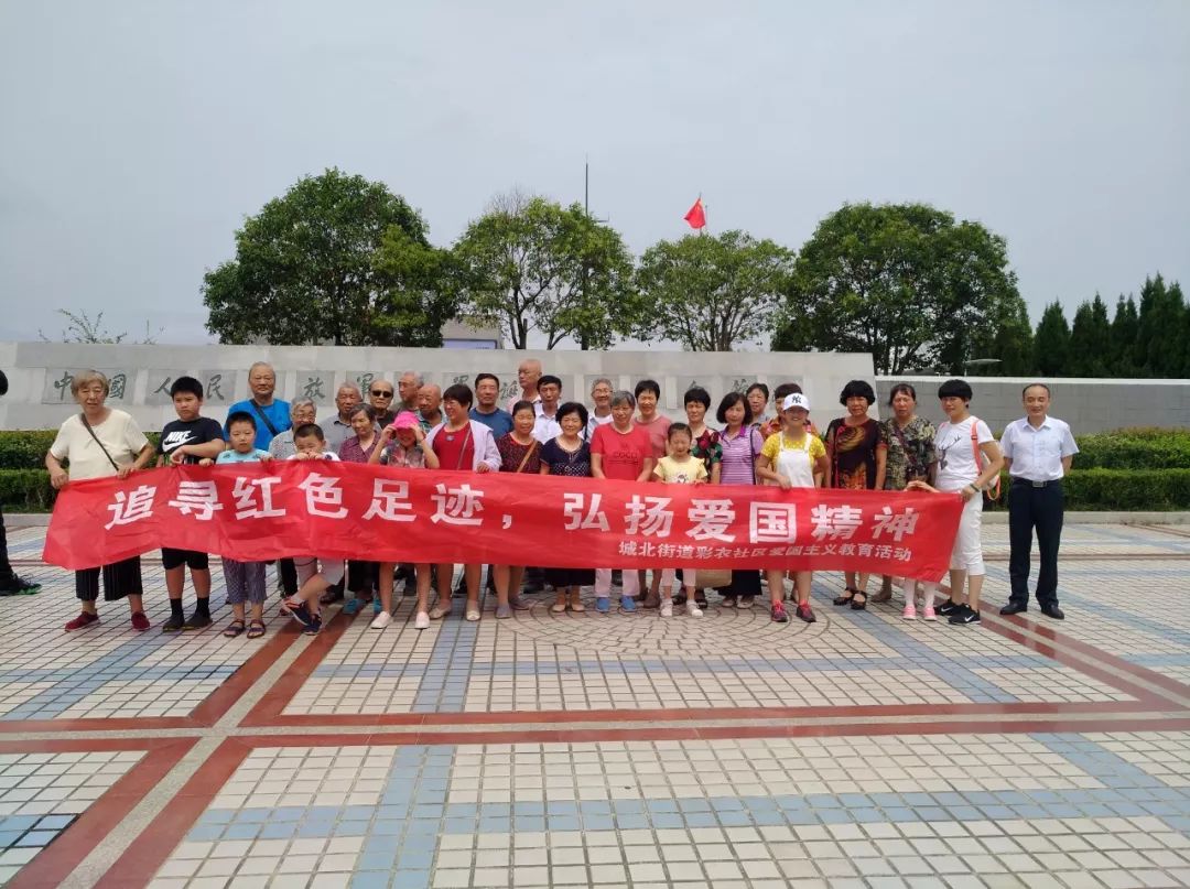赴泰兴新四军黄桥战役纪念馆和白马海军纪念馆参观学习,学习红色历史