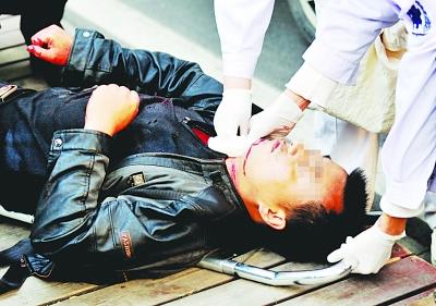 36岁男子肝癌吐血妻子痛哭说出的一句话让所有人捶胸顿足