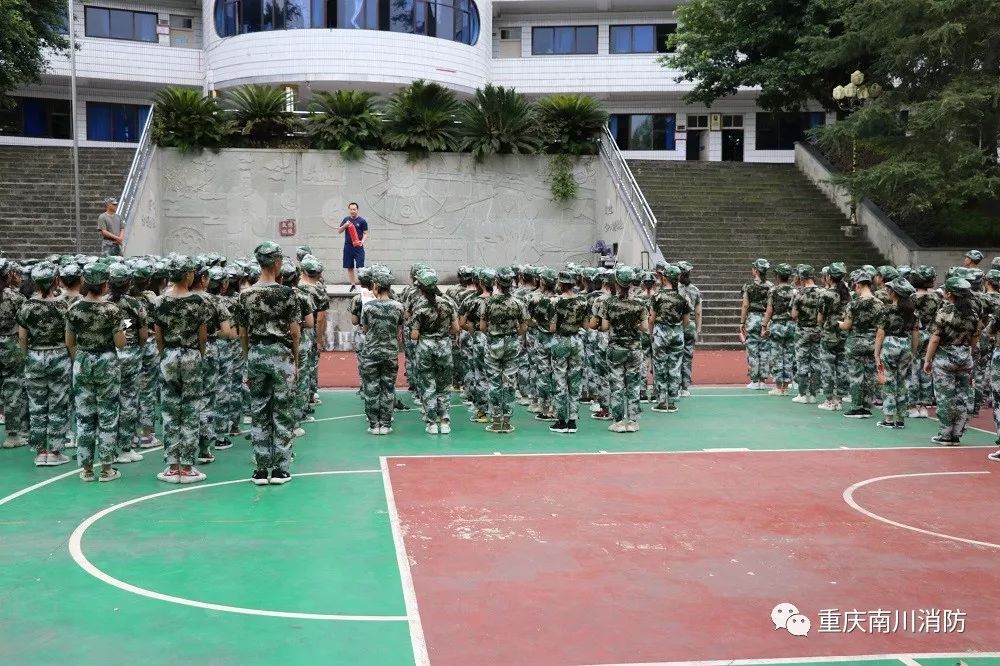 南川一中,水江中学等6所学校,为3850余名高一新生上了