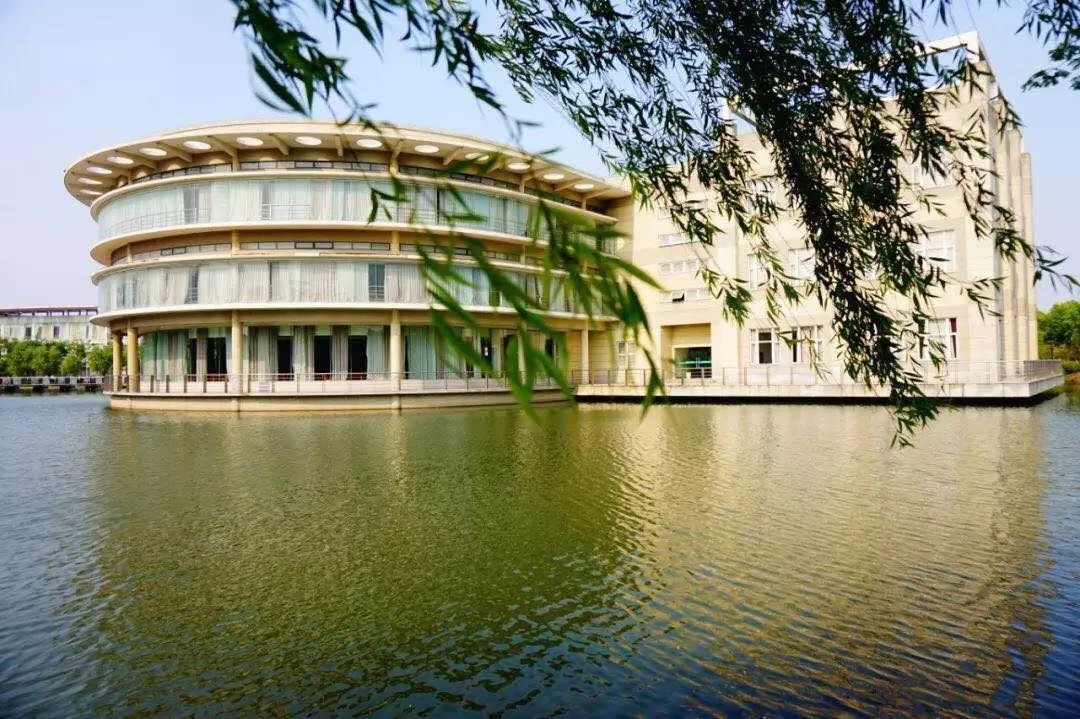 招考头条关于开展2019级22中外双学位专业遴选的通知