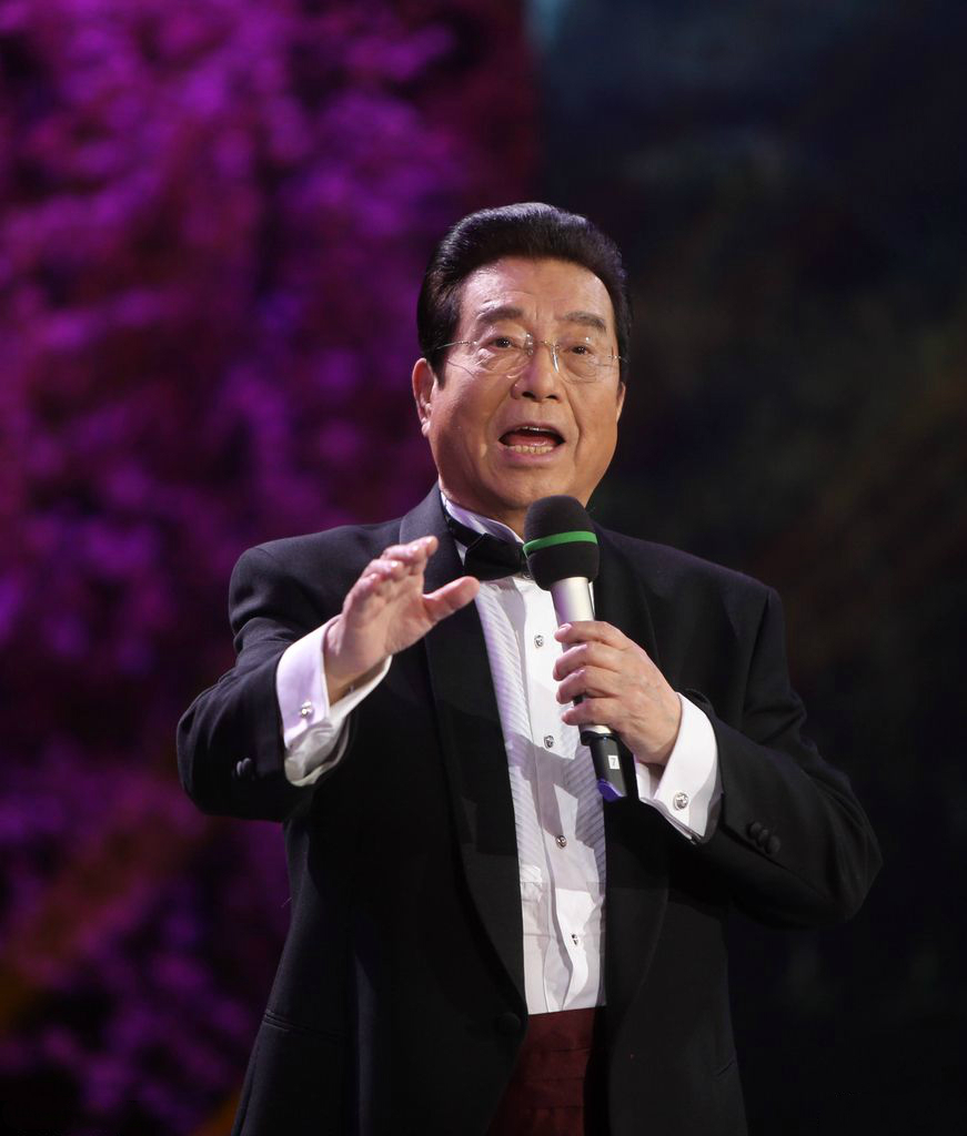 80岁李双江打年糕喊号子体力超好,何炅彭昱畅曾打年糕被"累坏"