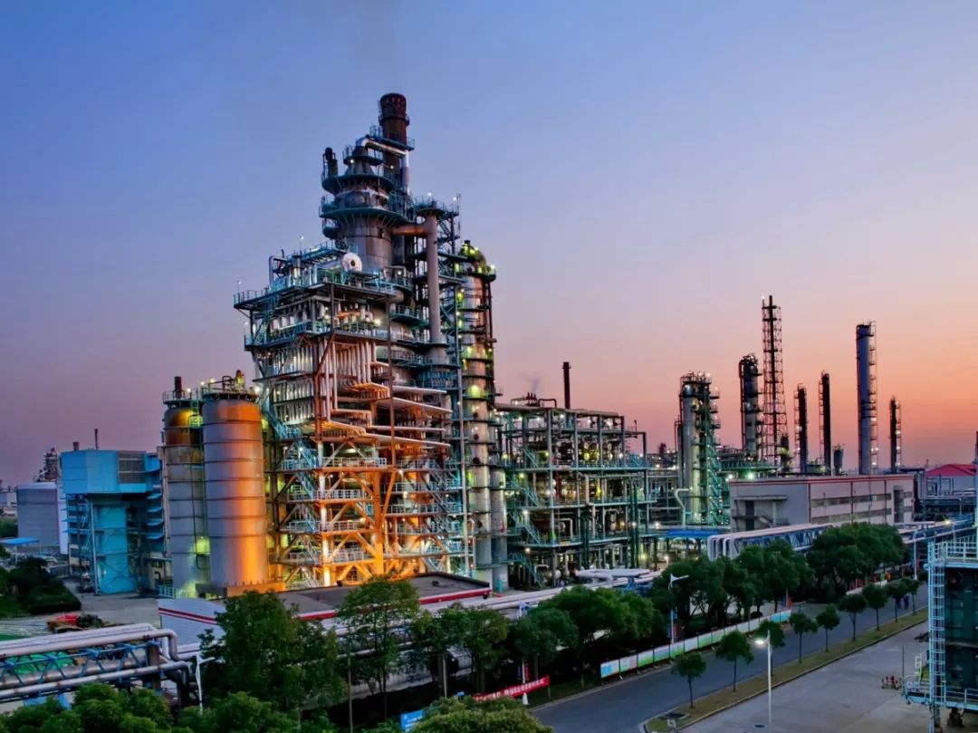 3号催化裂化装置链接:上海炼油厂投产后,新中国的炼油工业不断发展,接