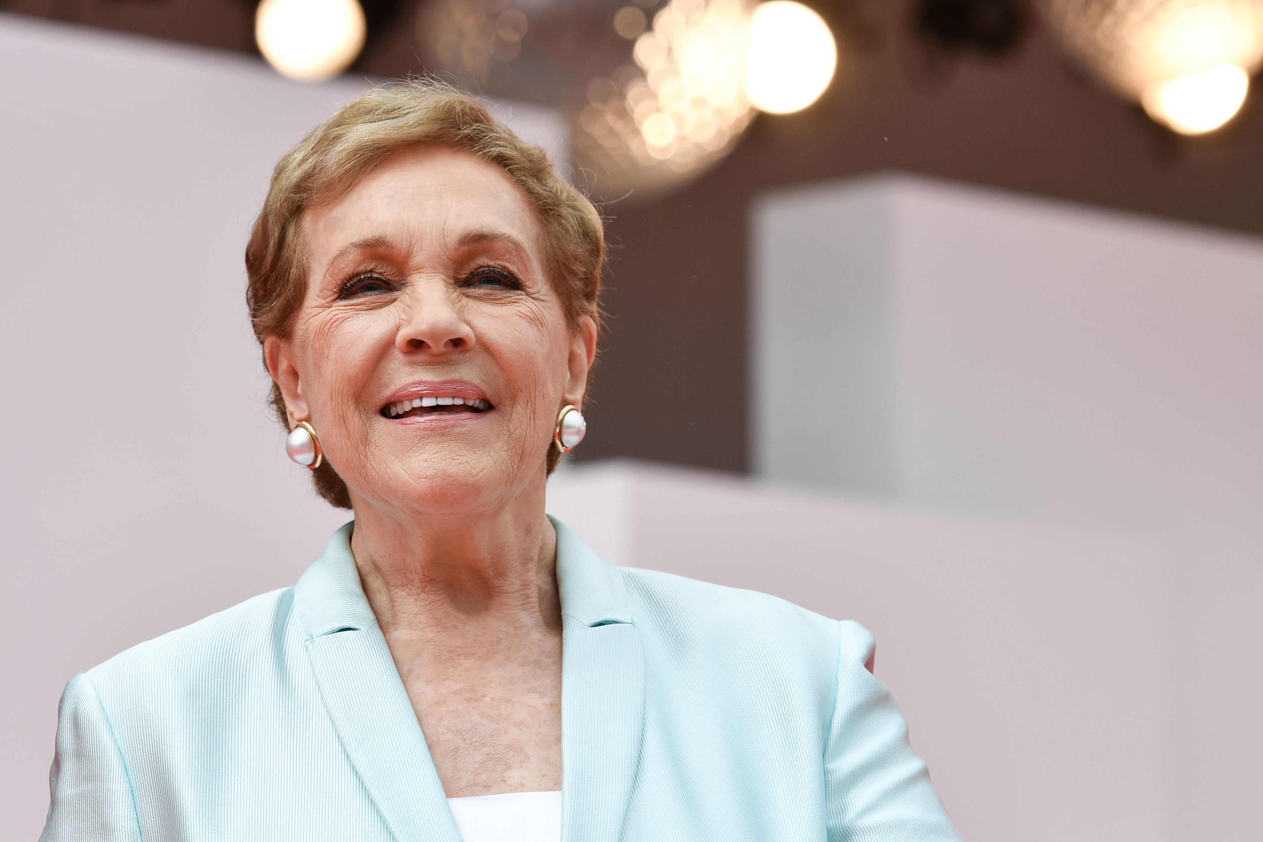 英国演员朱莉·安德鲁斯获威尼斯电影节终身成就金狮奖