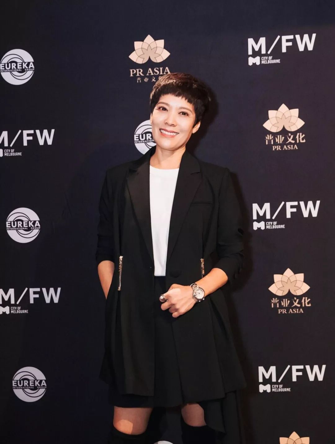 争议新意墨尔本时装周lichang发布西装与礼服的无定规则