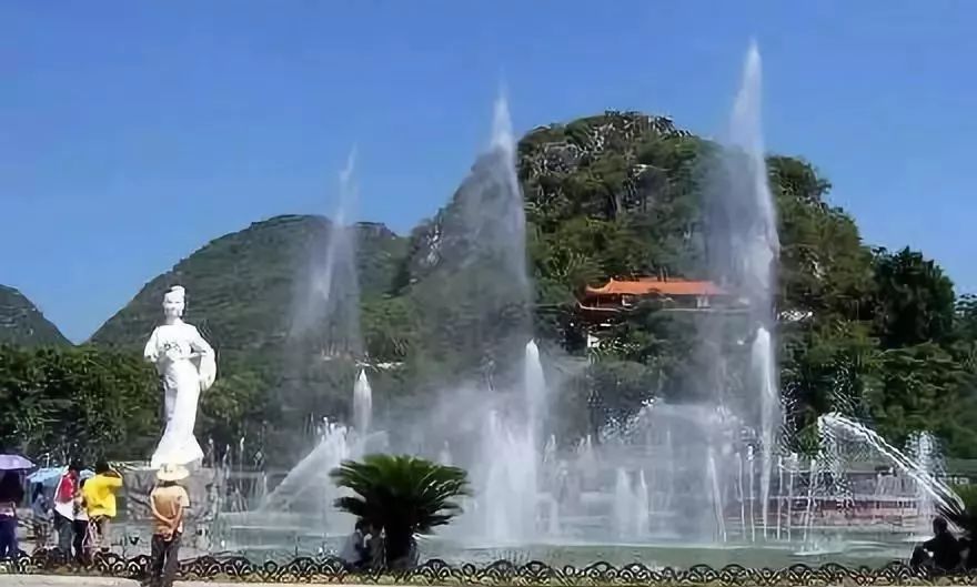 刘三姐喷泉广场图片图片