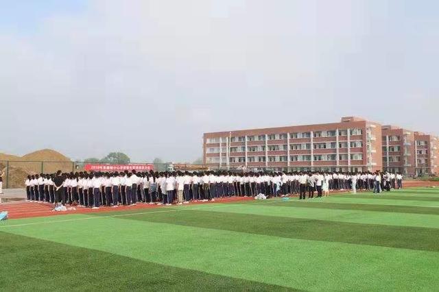 朱寨镇中心学校新校区图片