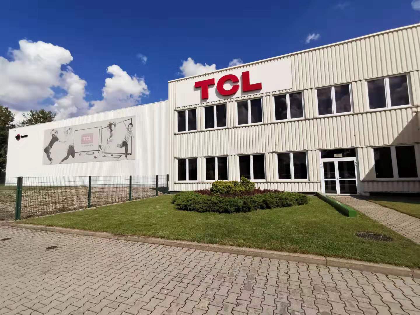 波兰最大中国工厂揭秘，全欧洲的电视都靠它！