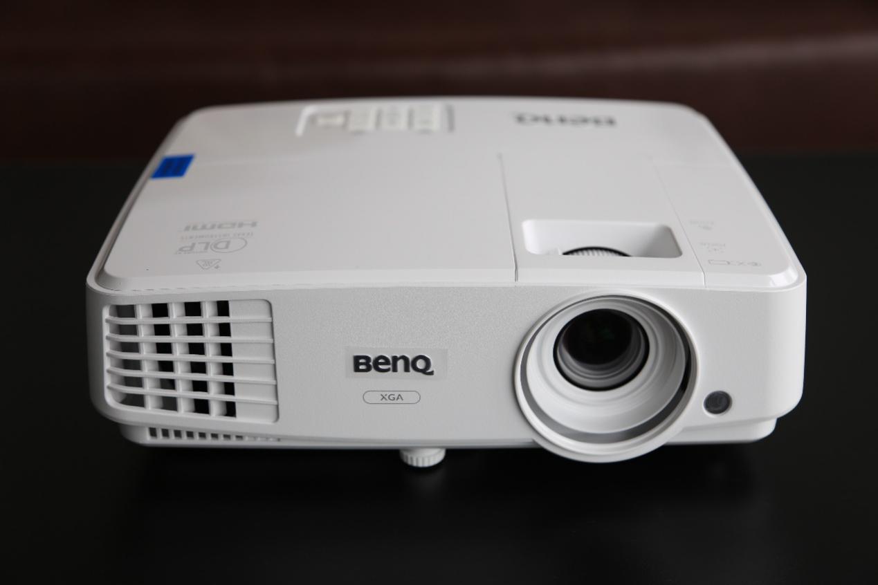 对于办公室来说一款无线投影仪到底有多重要明基智能商务投影e500