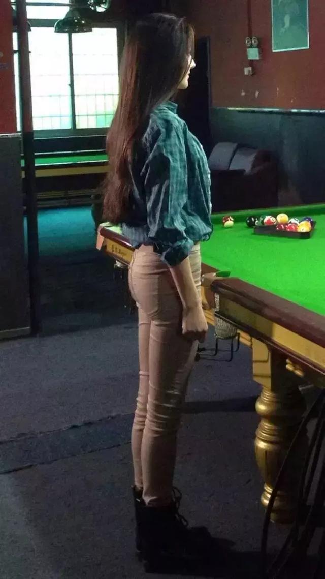 热巴假翘臀如何分辨真假骨盆前倾