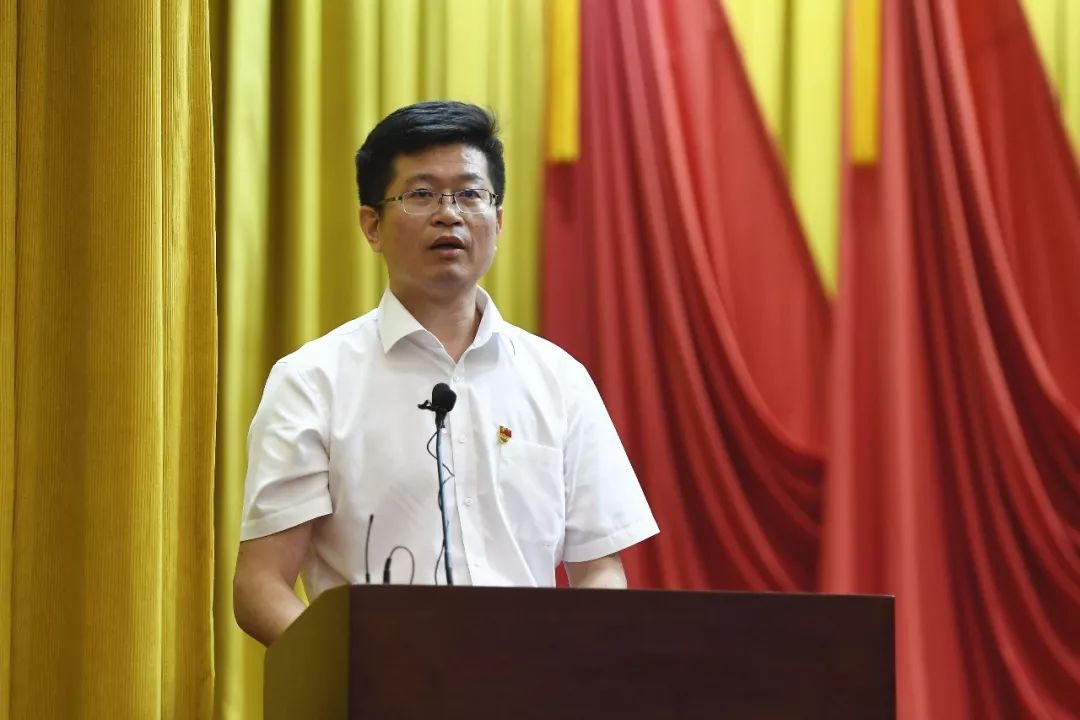 区教育局党委书记,局长项海刚以"立德树人,五育并举,努力建设美好