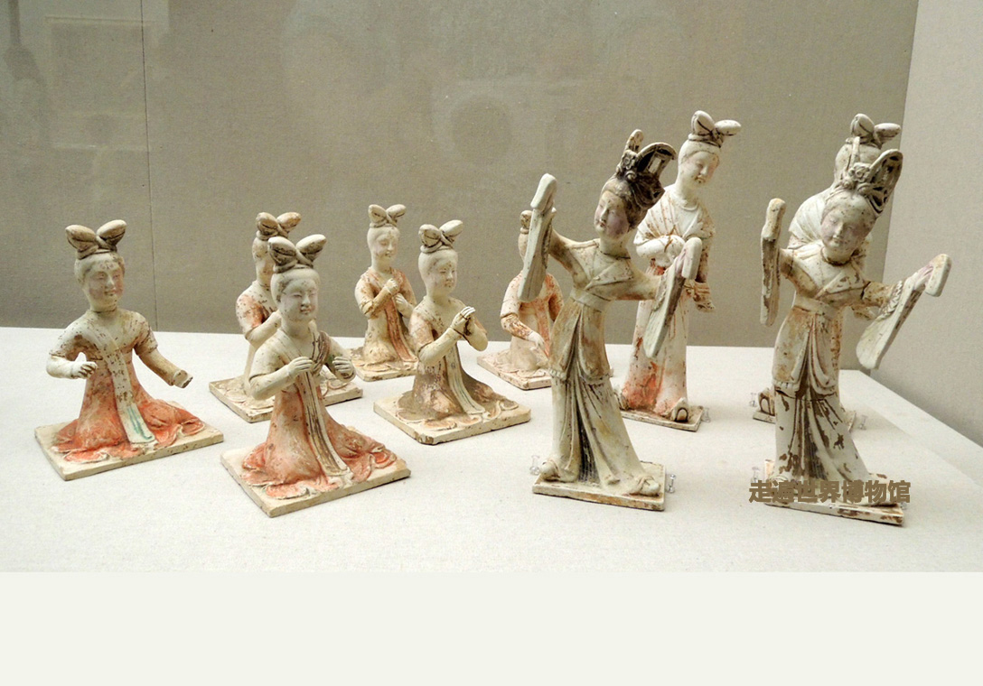 原创中国人是什么时候坐起来的真相就藏在这件唐三彩美女俑中