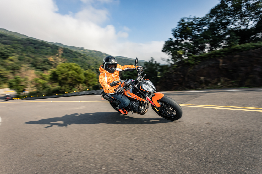 弯道手术刀 KTM 790 DUKE 深度测评-搜狐大视野-搜狐新闻