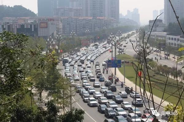 (二)g75兰广高速(阆中站)出口至康美大道至昊天大道至江南大道至江南